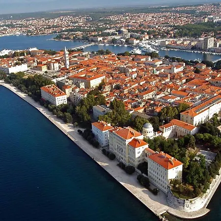 Apartment Zara, Centar