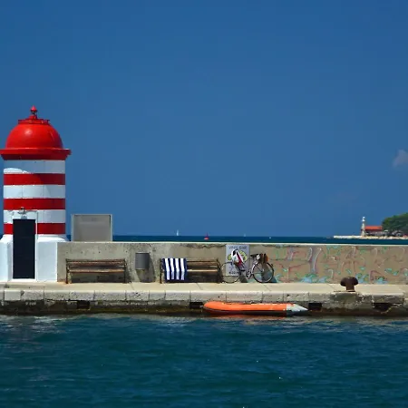 Apartman Zara, Centar *