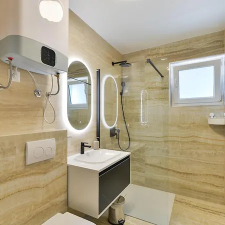 Apartman Zara, Centar *