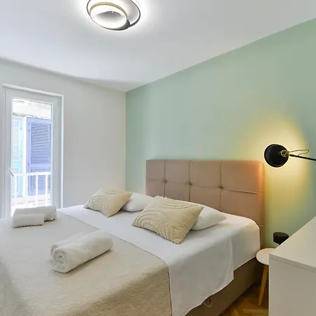 Apartman Zara, Centar Zára